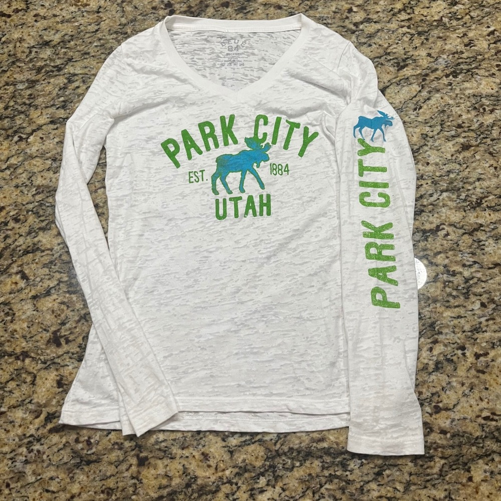 Blue 84 Park City Utah Moose Burnout Long Sleeve V-Neck Graphic Tee White Small